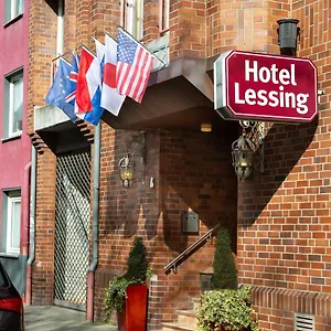 Otel Lessing ****